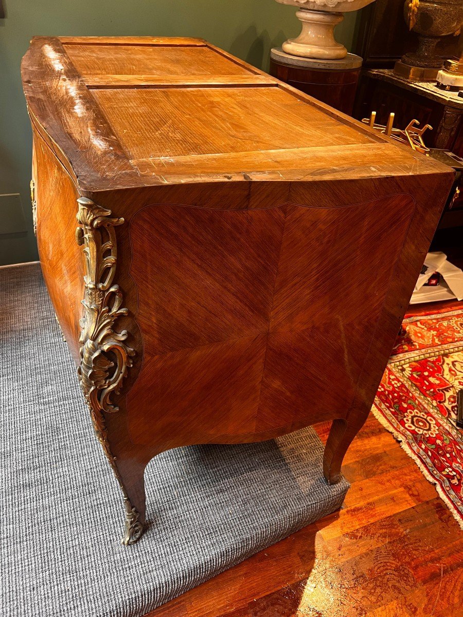 Commode con piano in marmo di gusto Luigi XV. Francia, periodo Napoleone III-photo-2