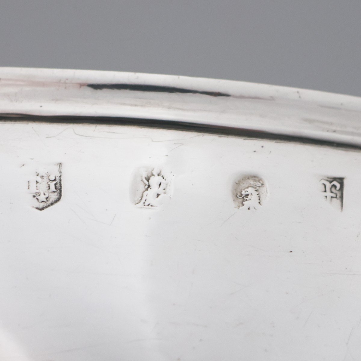 Bowl in argento Britannia standard Guglielmo III, Londra, 1701-photo-3