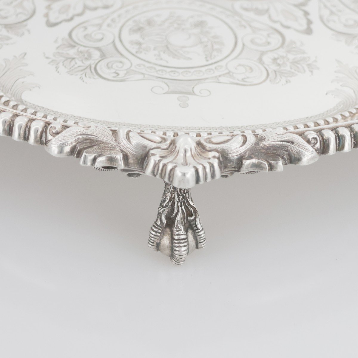 Salver in argento sterling Regina Vittoria, Martin, Hall & Co Ltd, Londra, 1888-photo-1