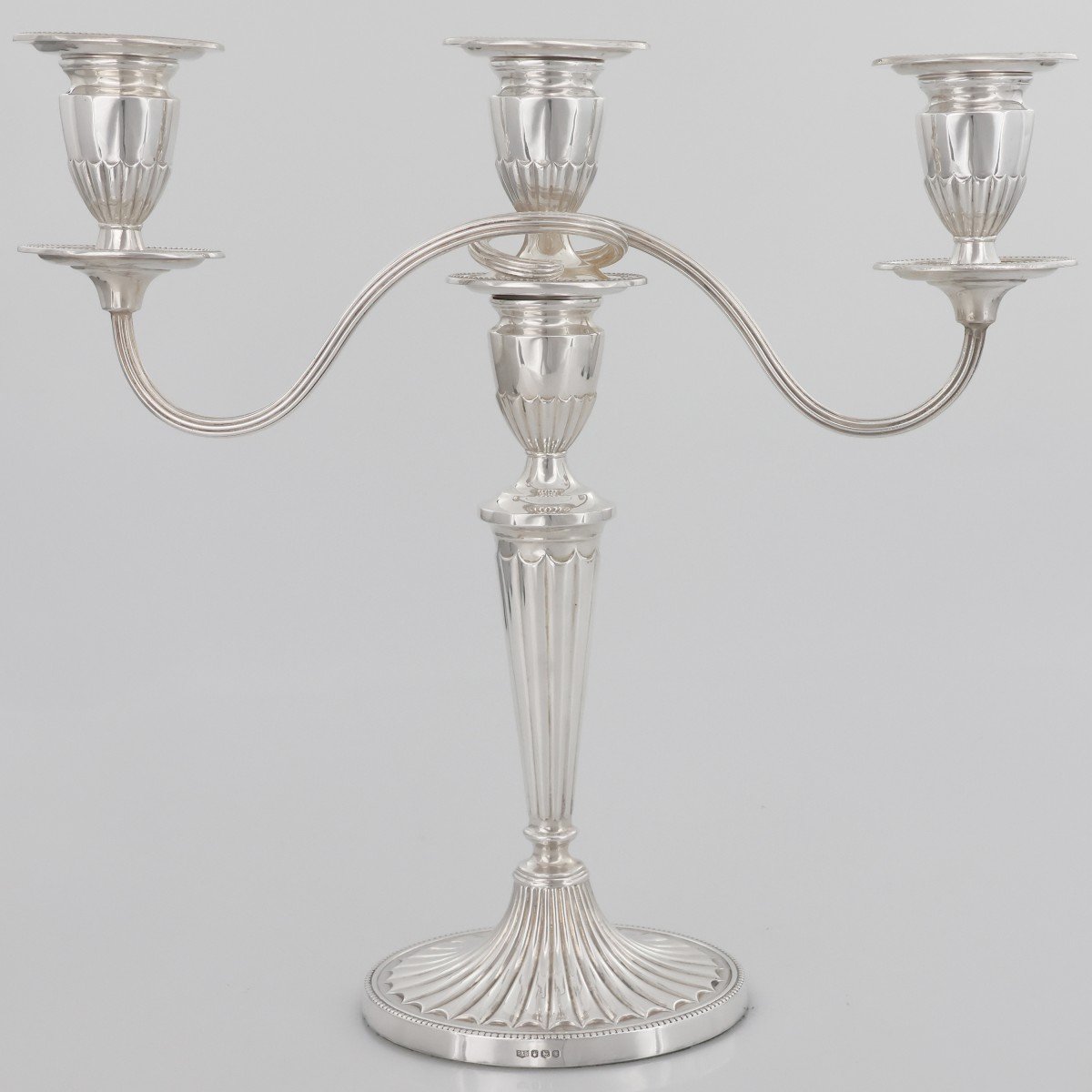 Coppia di candelabri in argento Regina Elisabetta II, Roberts & Belk Ltd, Sheffield, 1973-photo-3