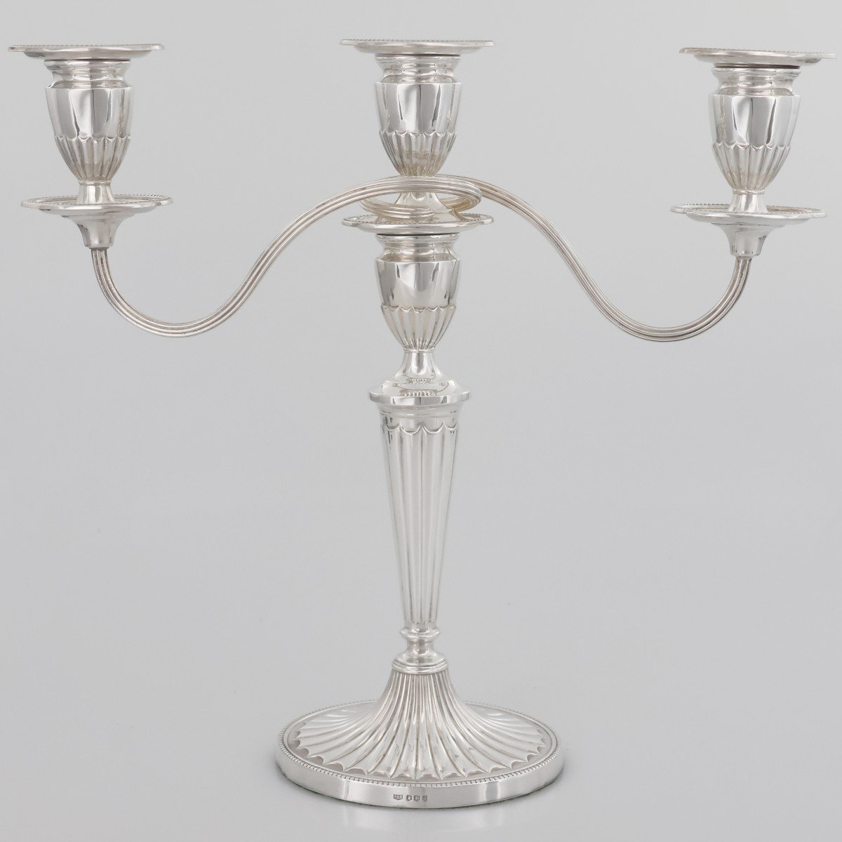 Coppia di candelabri in argento Regina Elisabetta II, Roberts & Belk Ltd, Sheffield, 1973-photo-4