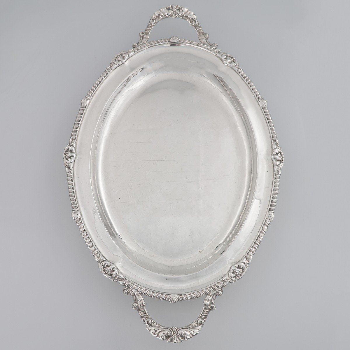 Vassoio a due manici in argento sterling Giorgio IV, Paul Storr, Londra, 1826