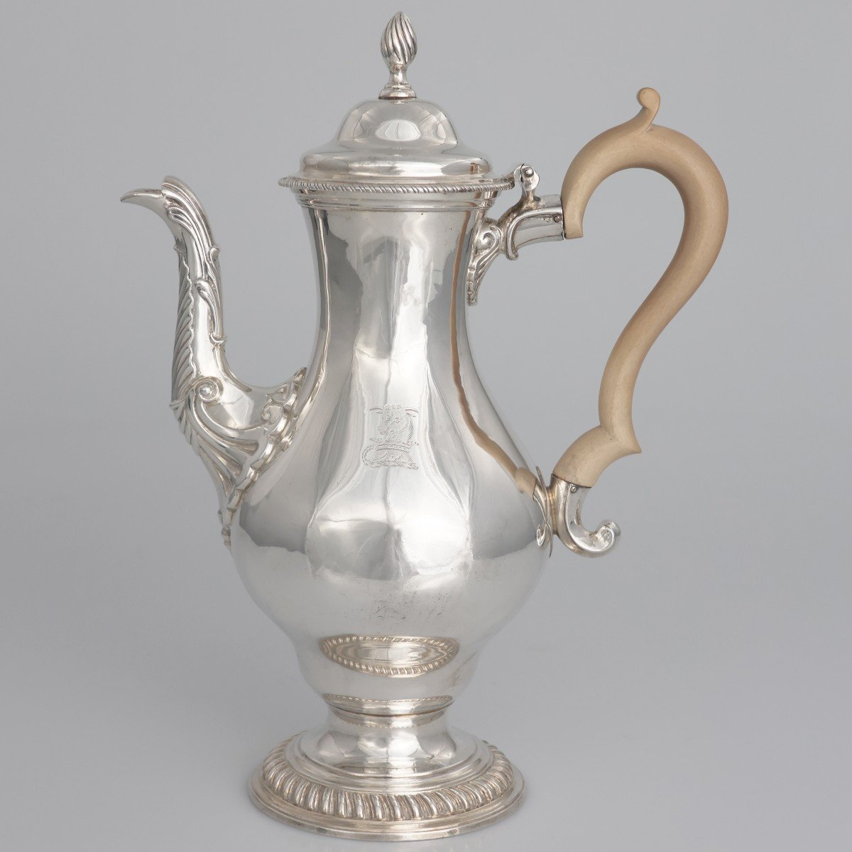 Caffettiera in argento sterling Giorgio III, Charles Wright, Londra, 1771