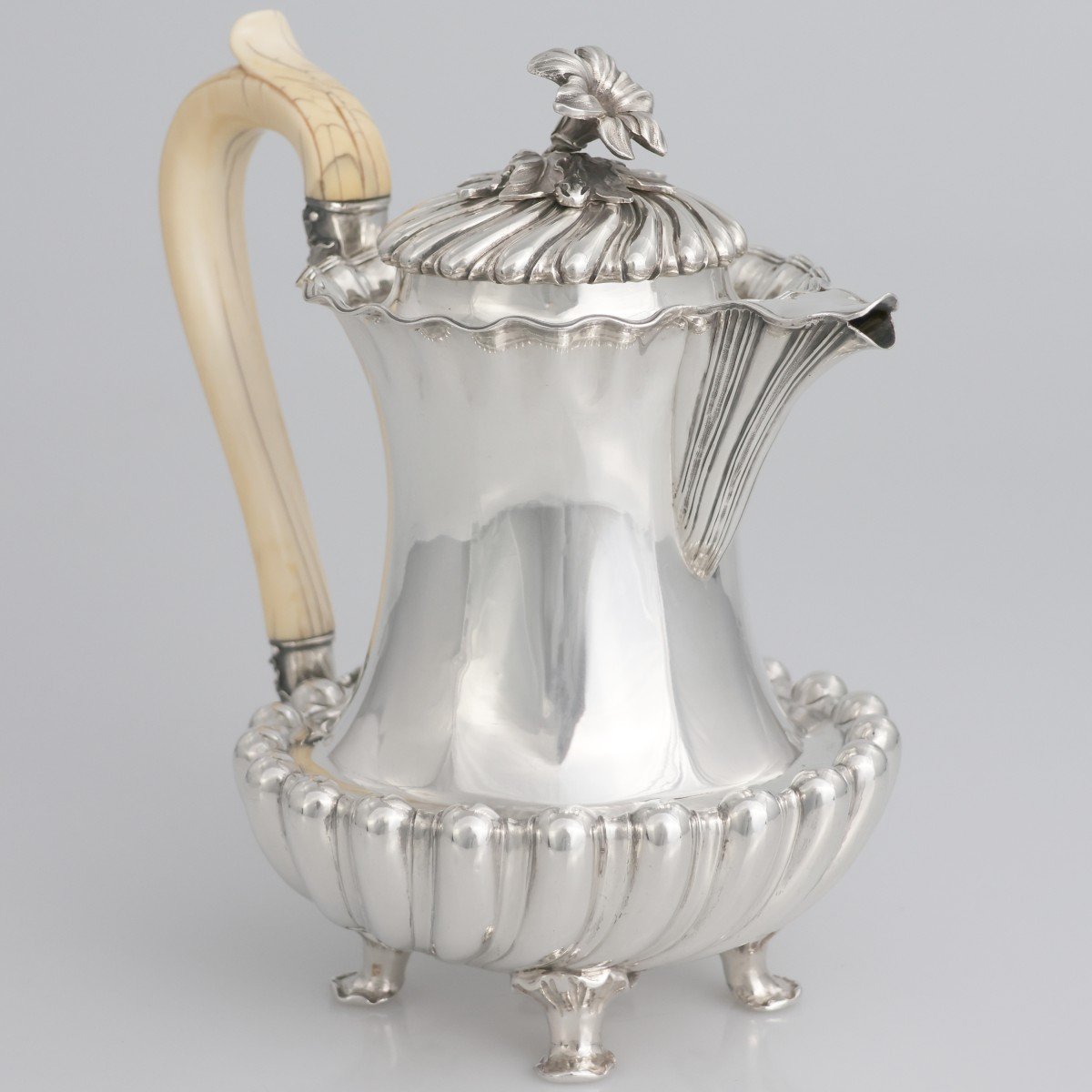 Caffettiera in argento sterling Guglielmo IV, Paul Storr, Londra, 1830-photo-2