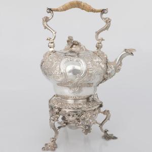 Bollitore su supporto in argento sterling Giorgio II, Samuel Courtauld?, Londra, 1739-55