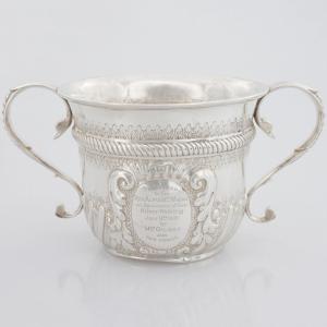 Bowl in argento sterling Regina Vittoria, Charles Stuart Harris, Londra, 1893