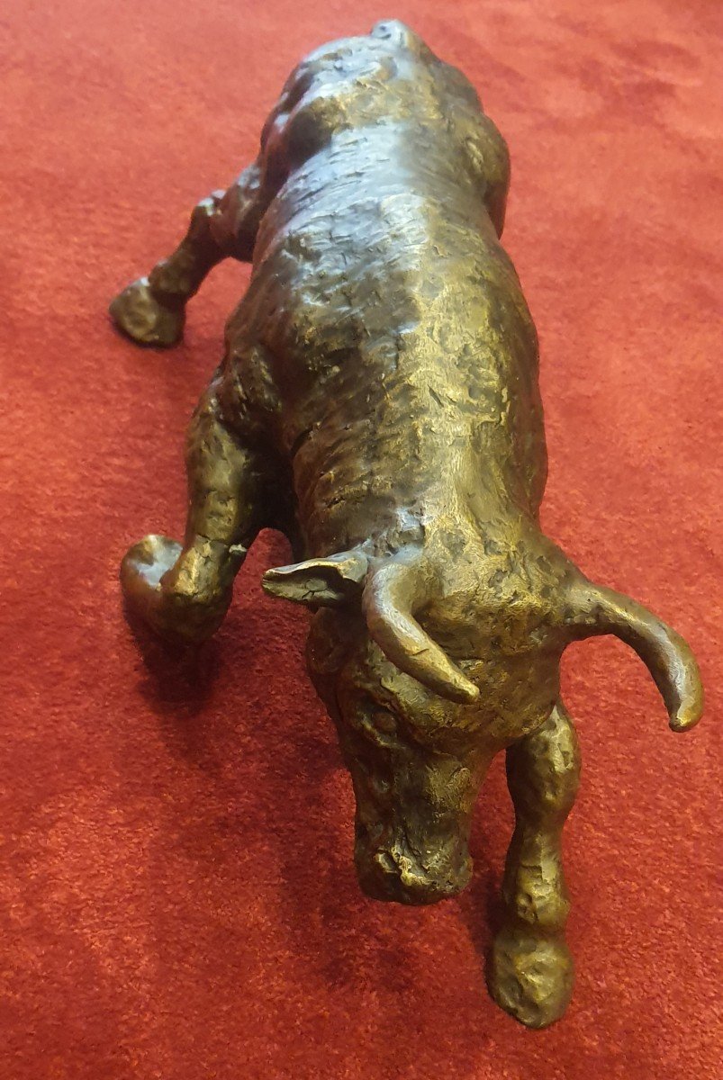 Scultura in bronzo  cm 60 x 30  " Toro " Prima metà del XX secolo firmata