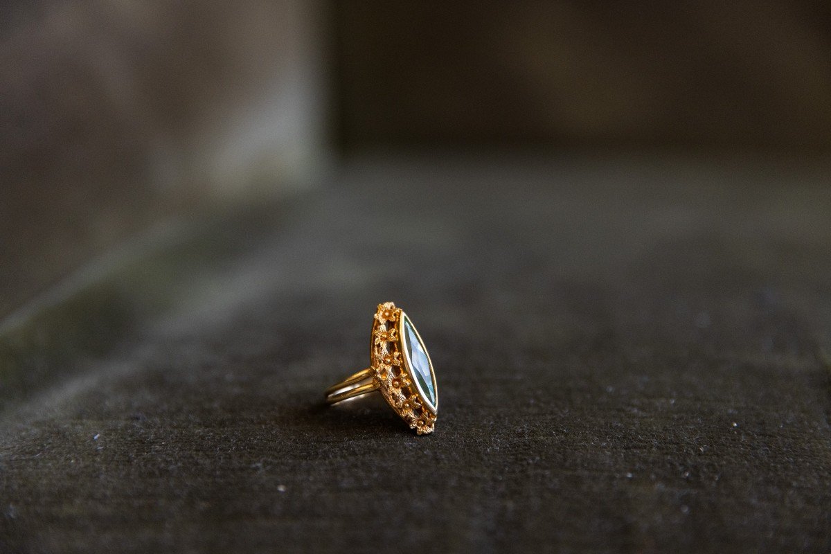 Anello in oro 18 k con acquamarina