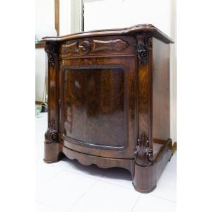 Credenza siciliana in noce fiammata, XIX secolo