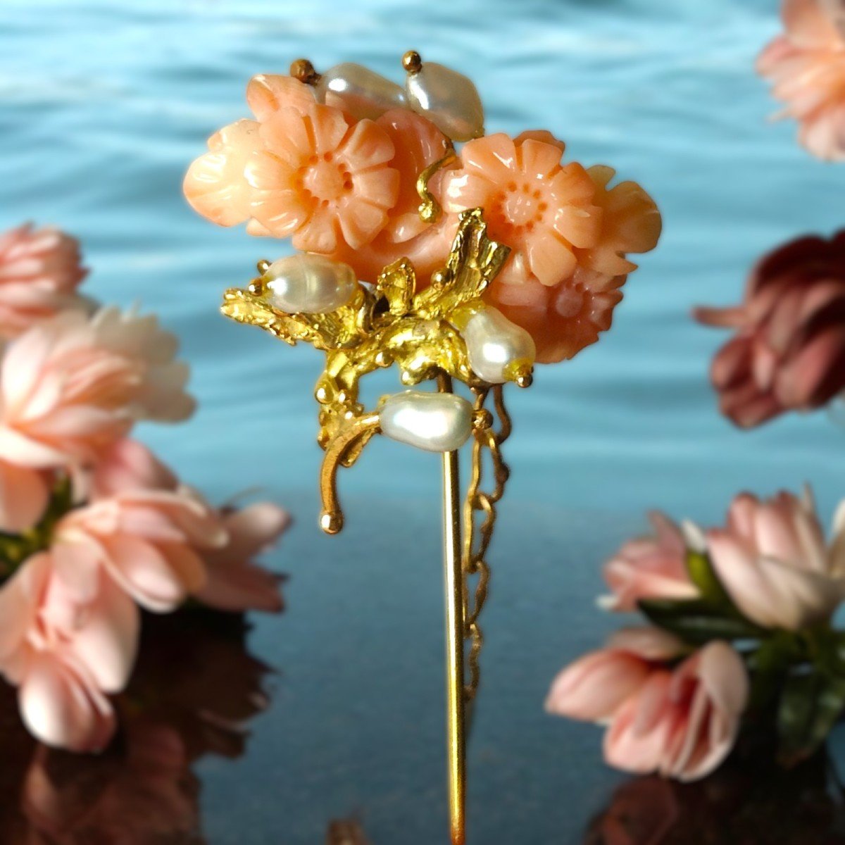 Spilla Anni 60 in oro 18 kt, Corallo Rosa e Perle di Fiume-photo-1