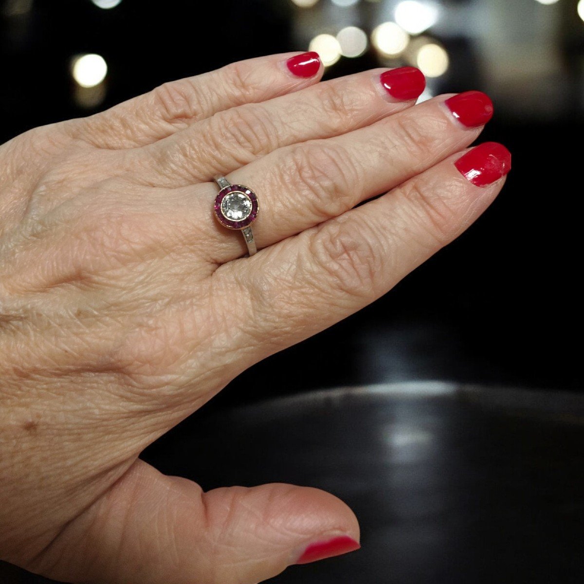 Anello Art Déco con diamanti da 0,62 carati e rubini birmani. C 1925-photo-1