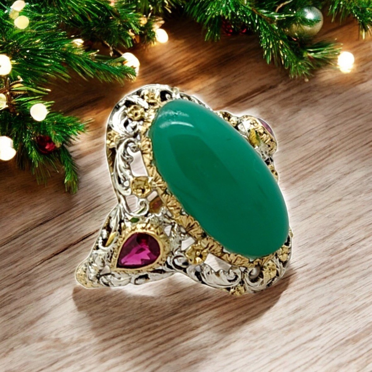 Anello Art Deco In oro ed Argento con Giada verde e Rubini