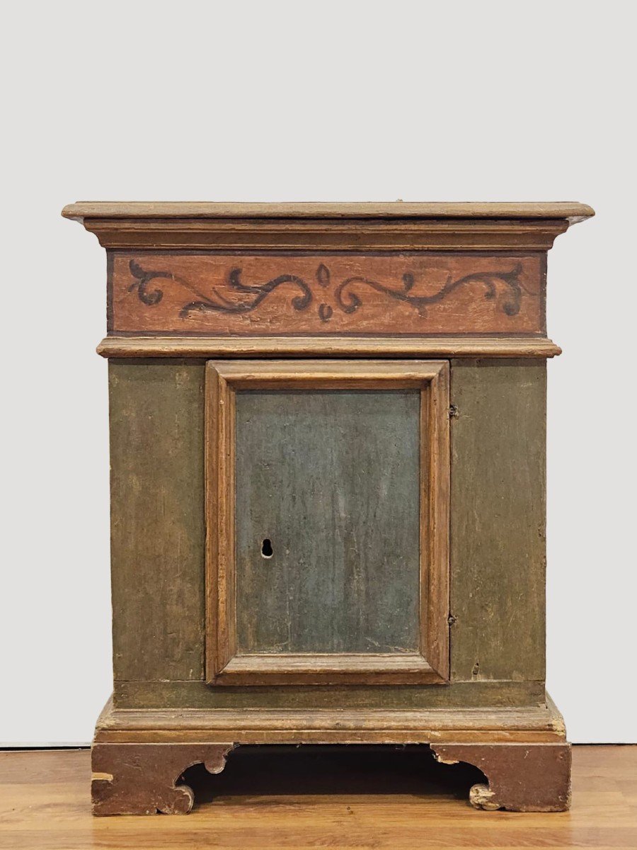 Antica piccola credenza laccata - XVIII Sec.