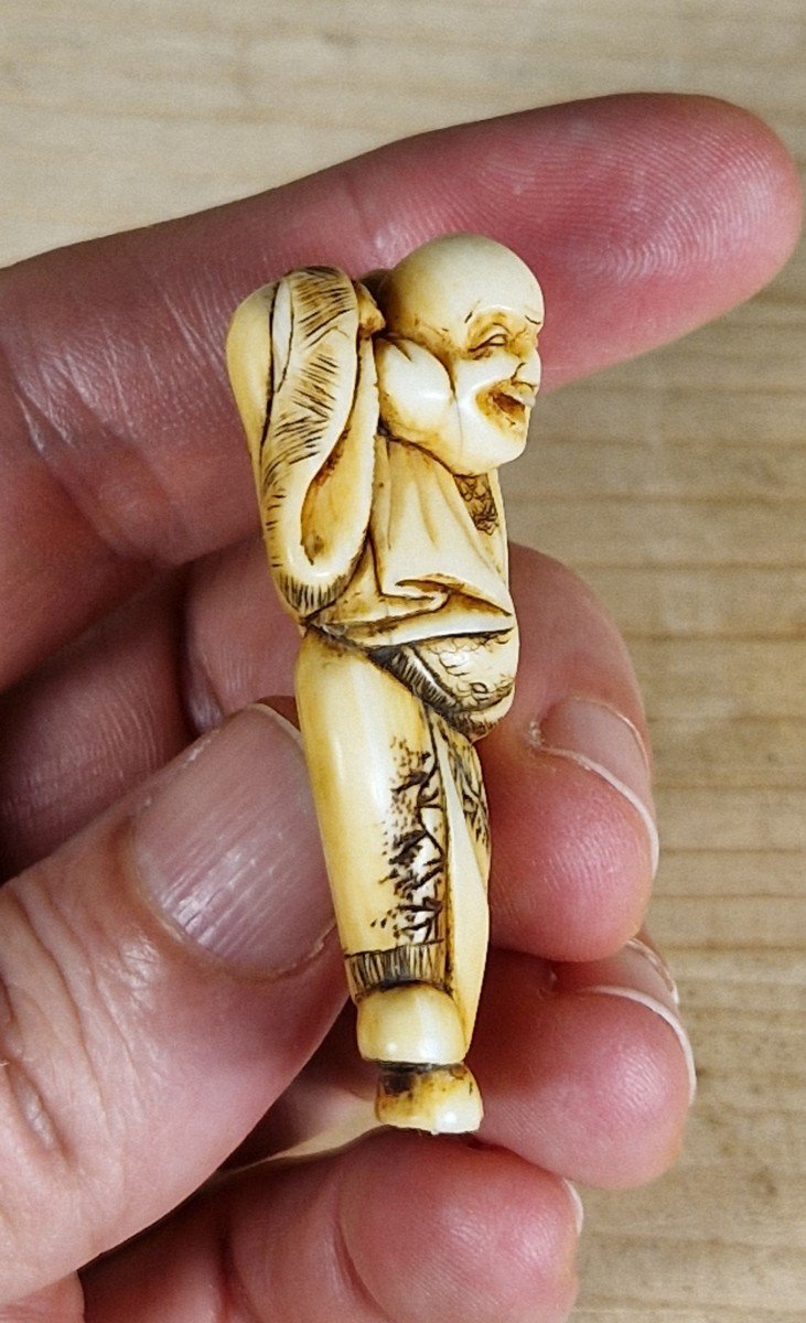 netsuke hotei con sacco-photo-4