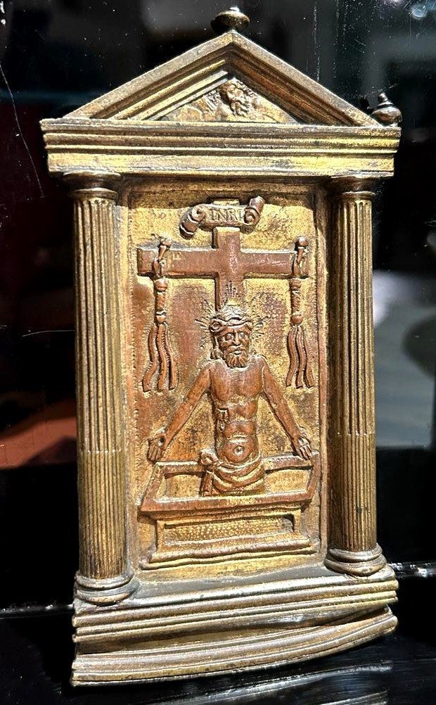 Pace in bronzo con Cristo al sepolcro, bottega Veneziana della prima metà del XVI secolo.