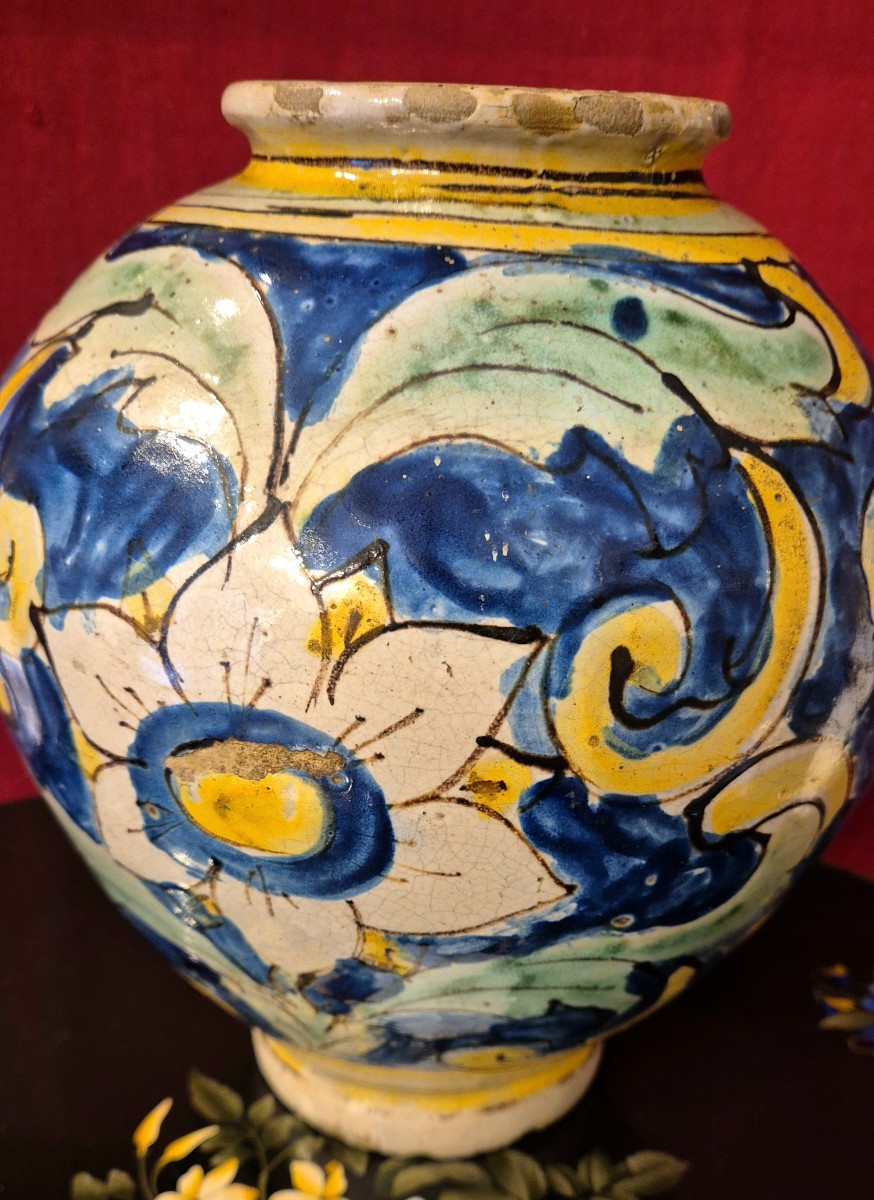 Vaso in maiolica del tipo Bombola, Sicilia, XVIII secolo, Caltagirone-photo-1