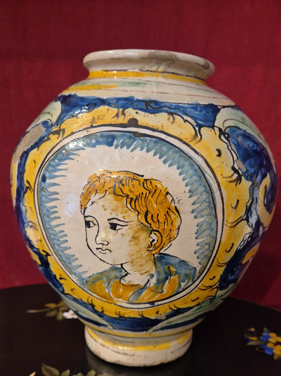 Vaso in maiolica del tipo Bombola, Sicilia, XVIII secolo, Caltagirone