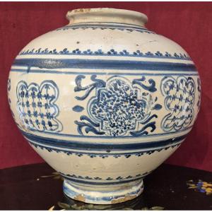 Vaso , tipo Bombola, Maiolica Caltagirone, Sicilia, XVIII secolo