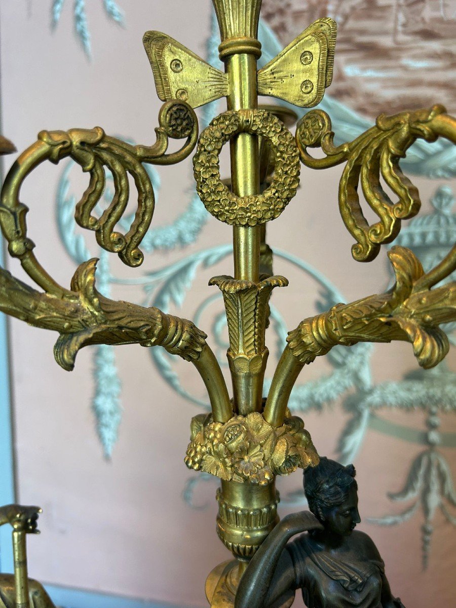 Paio di candelabri Carlo X in bronzo dorato con figure in bronzo in parina scura-photo-2