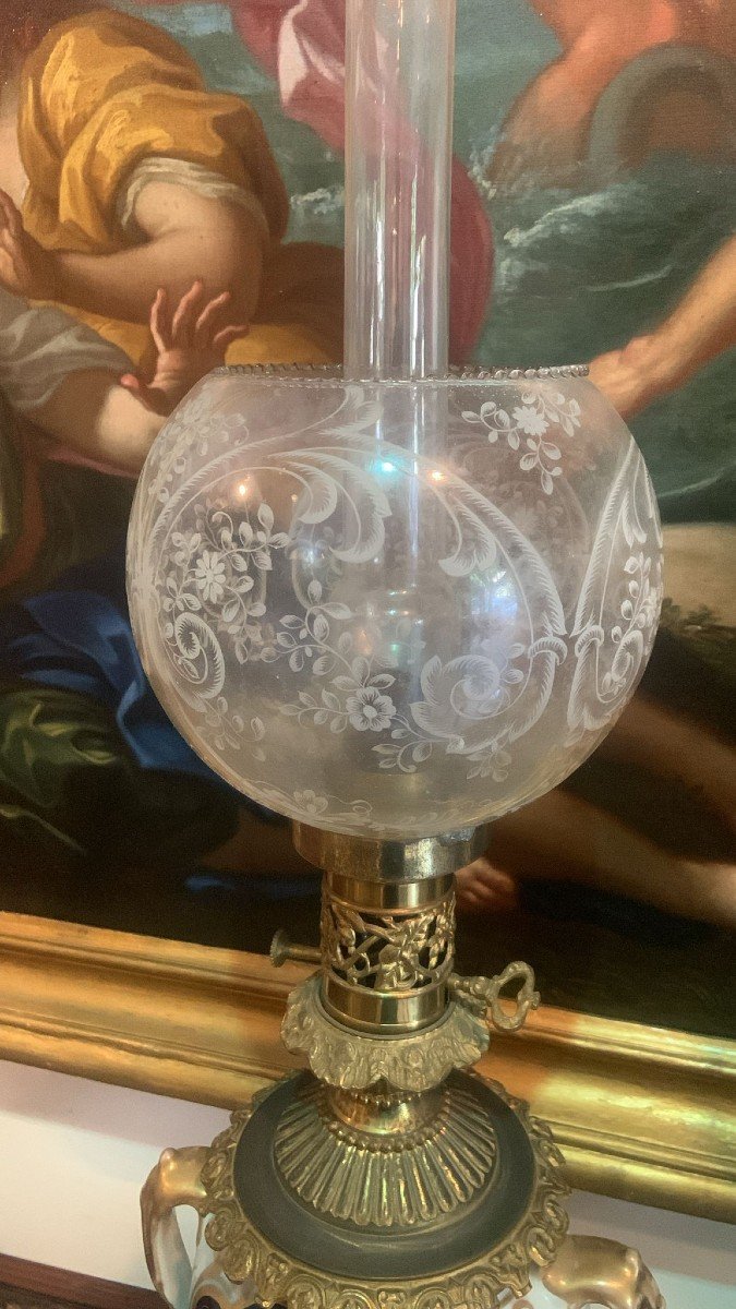 Casselle XIX sec.,porcellana, globi vetro originali, lampade a olio, base e struttura in bronzo-photo-1