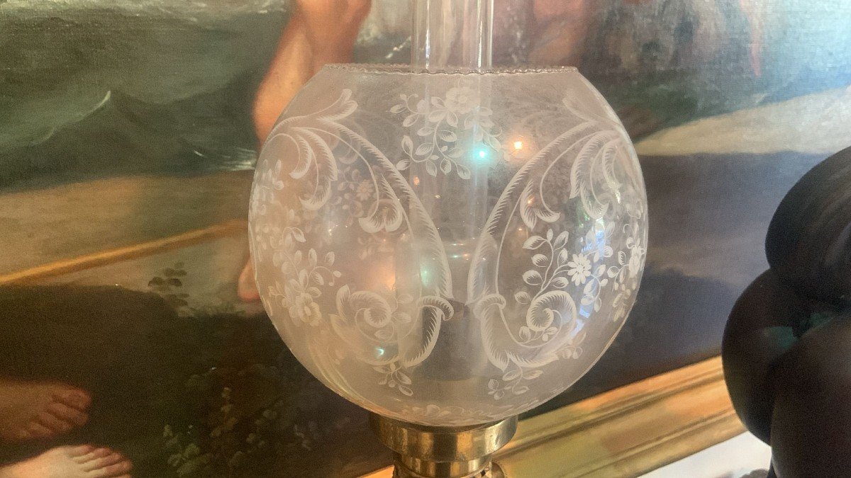 Casselle XIX sec.,porcellana, globi vetro originali, lampade a olio, base e struttura in bronzo-photo-2