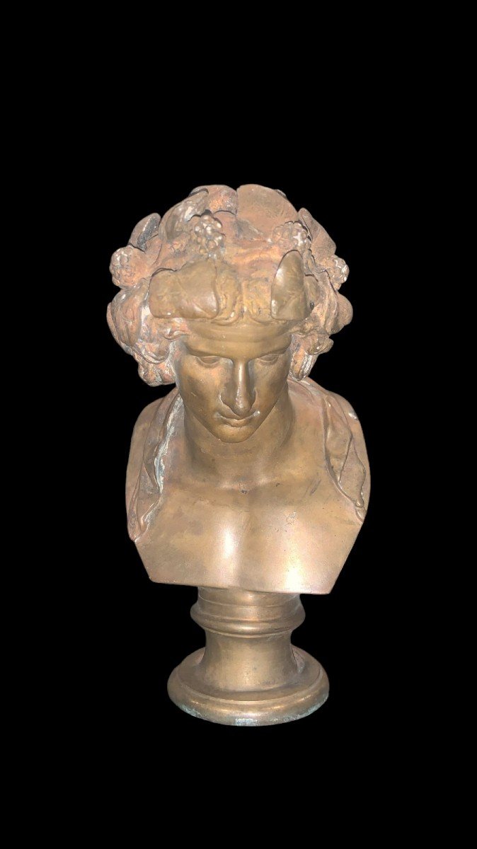 Busto in bronzo firmato Ferdinand Barbedienne, con dettagli intricati.