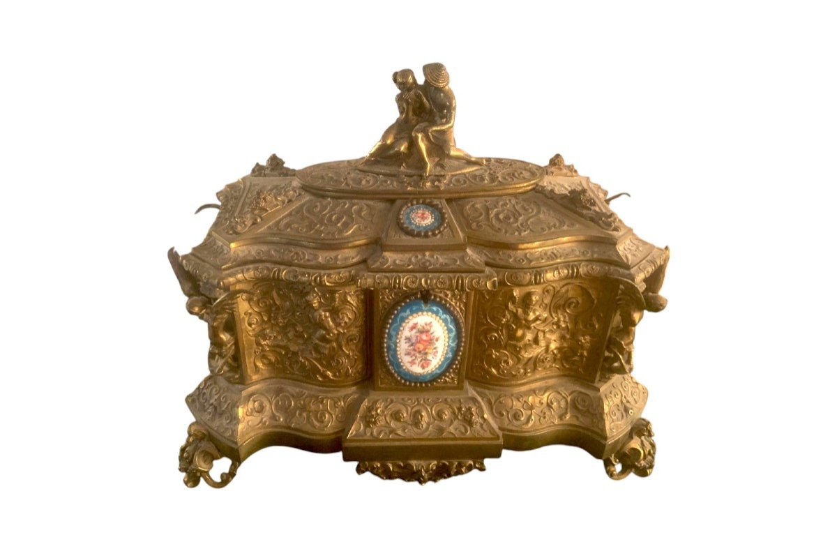 Scatola in bronzo dorato con placche smaltate di Sevres, Napoleone III