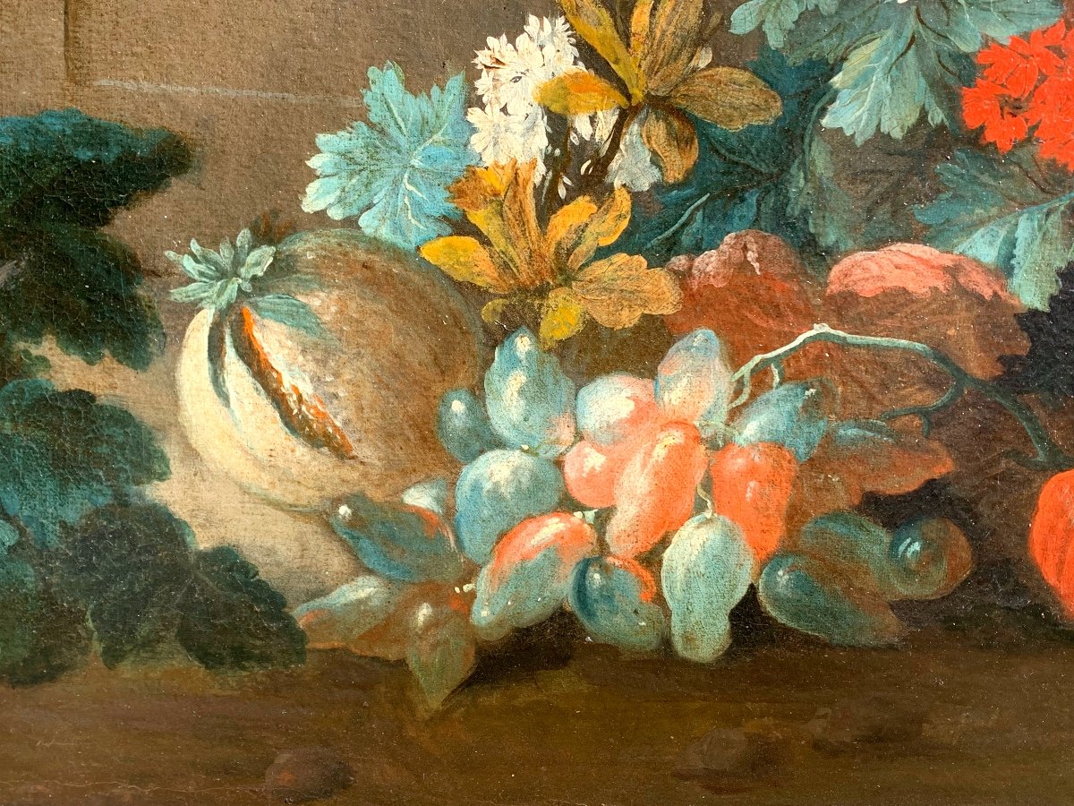 Grande Natura morta di Fiori e frutta,Olio tela 129x96.Scuola francese del XVIII secolo.-photo-1