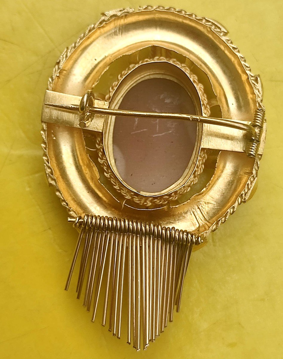 Spilla con cammeo dell'ordine di malta coronato, in oro alto titolo 22 kt.-photo-3