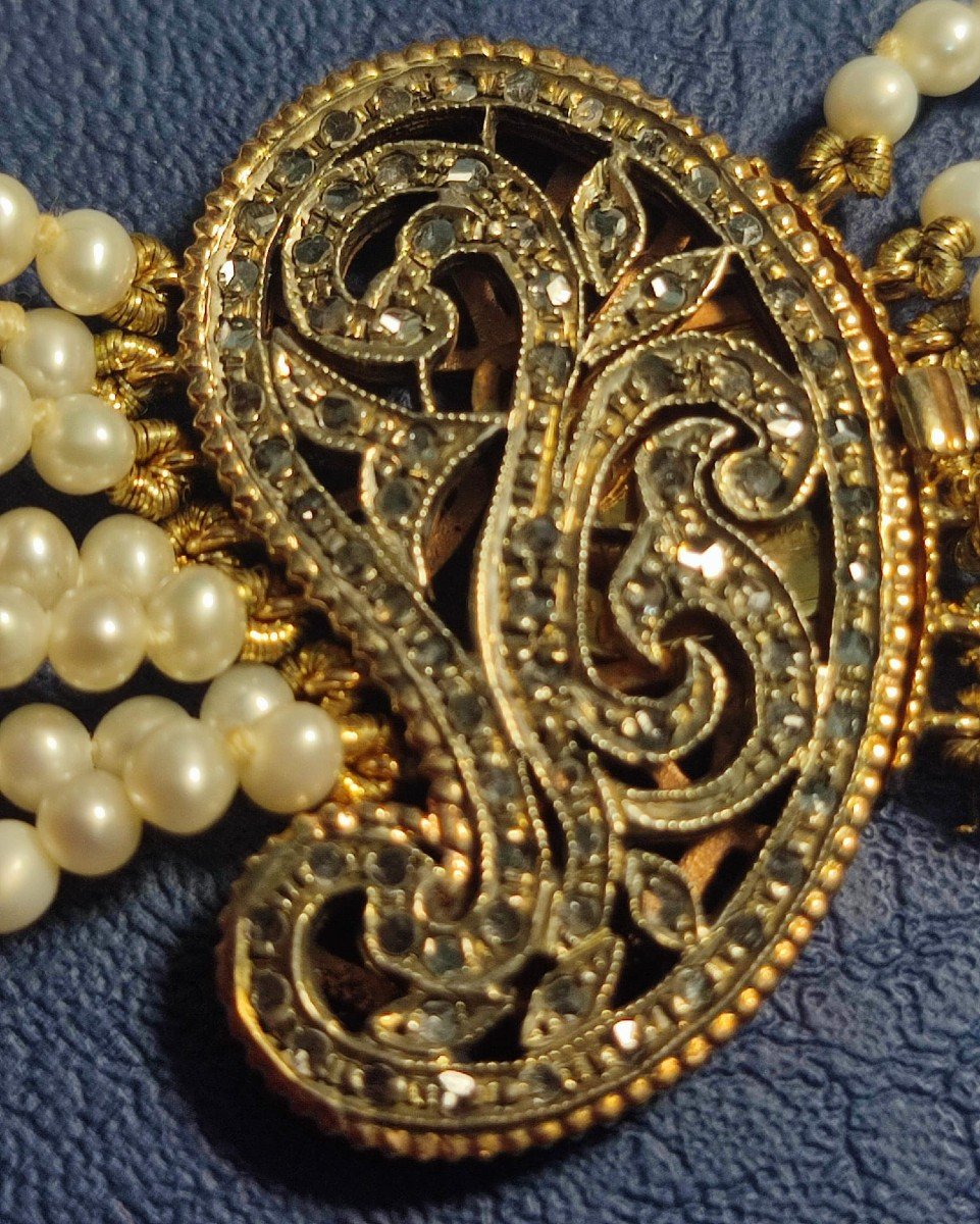 Elegante Bracciale di perle con susta in oro e diamanti a forma di goccia Cachemire. Italia 70'-photo-4