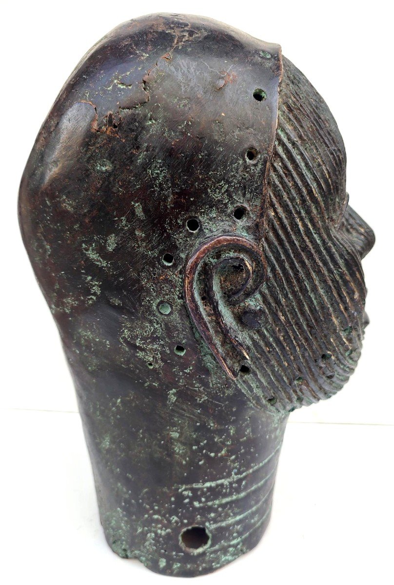 Donna africana tatuata. Scultura Benin  in bronzo del primo 900'. H. cm.35-photo-2