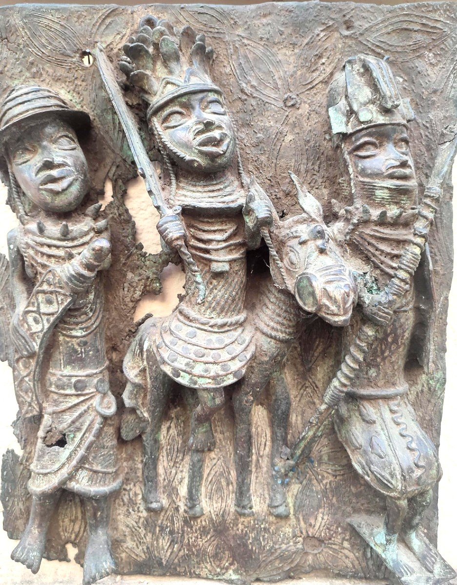 Cultura  Benin del XIX secolo. Guerrieri armati - Bronzo a cera persa.