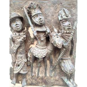 Cultura  Benin del XIX secolo. Guerrieri armati - Bronzo a cera persa.