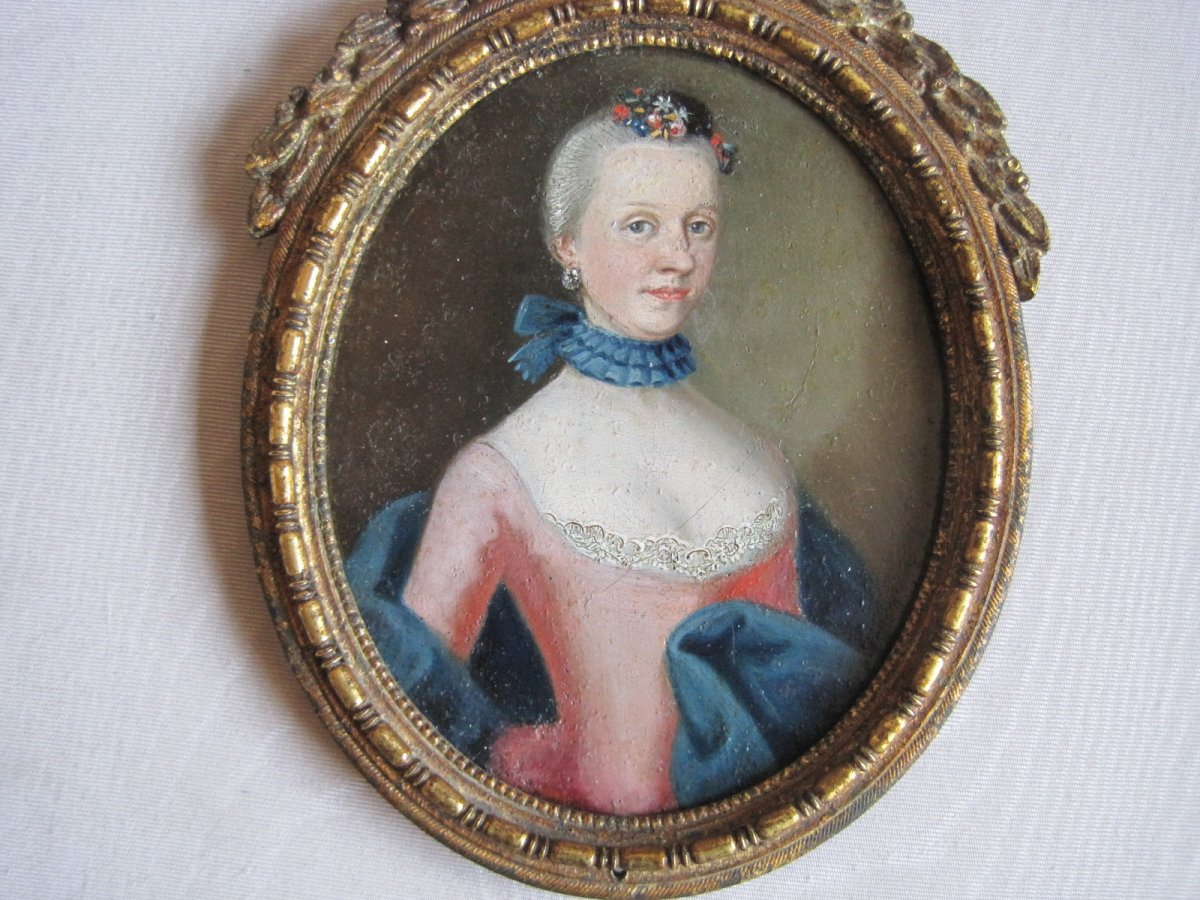 Ritratto in miniatura di dama in abito rosso, olio su rame.  Scuola veneta, 1750 circa