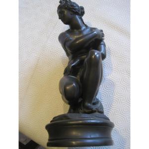 Scultura in bronzo della Venere Accovacciata,  Italia, 19mo secolo