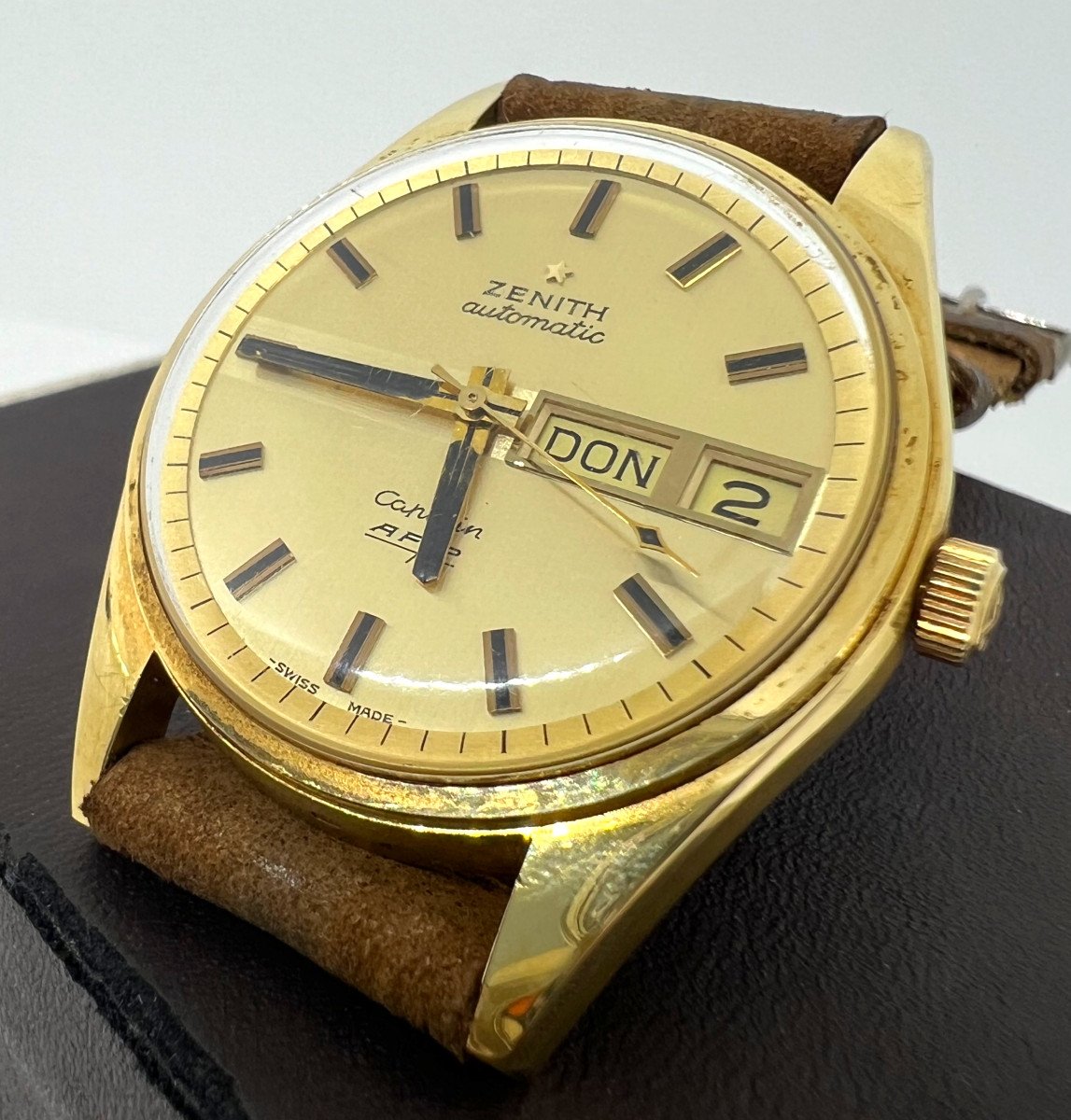 Zenith Captain oro giallo-photo-2