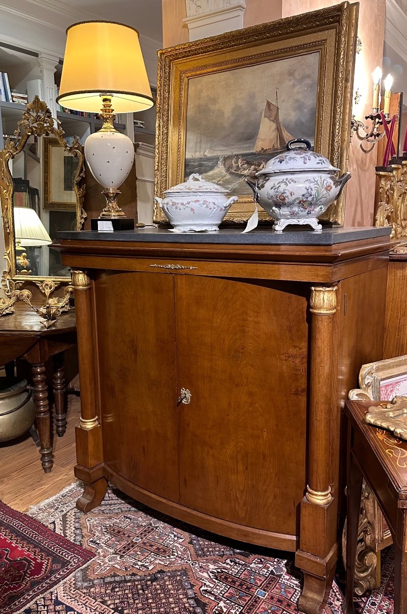 Credenza Biedermeier con sportelli spanciati in legno dì Ciliegio e piano in ardesia.