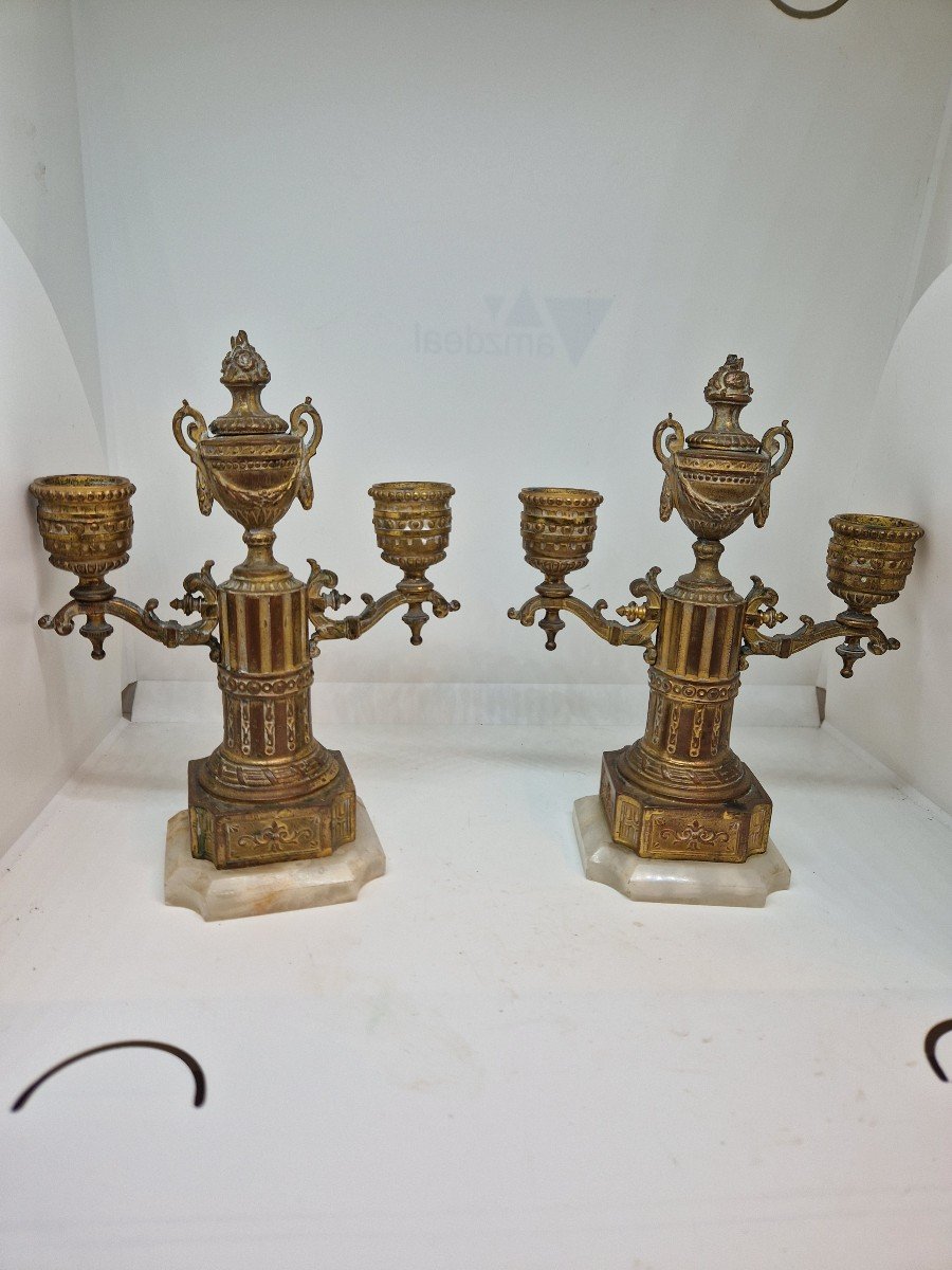 Coppia piccoli candelabri in bronzo con base in alabastro. Francia Napoleone III 