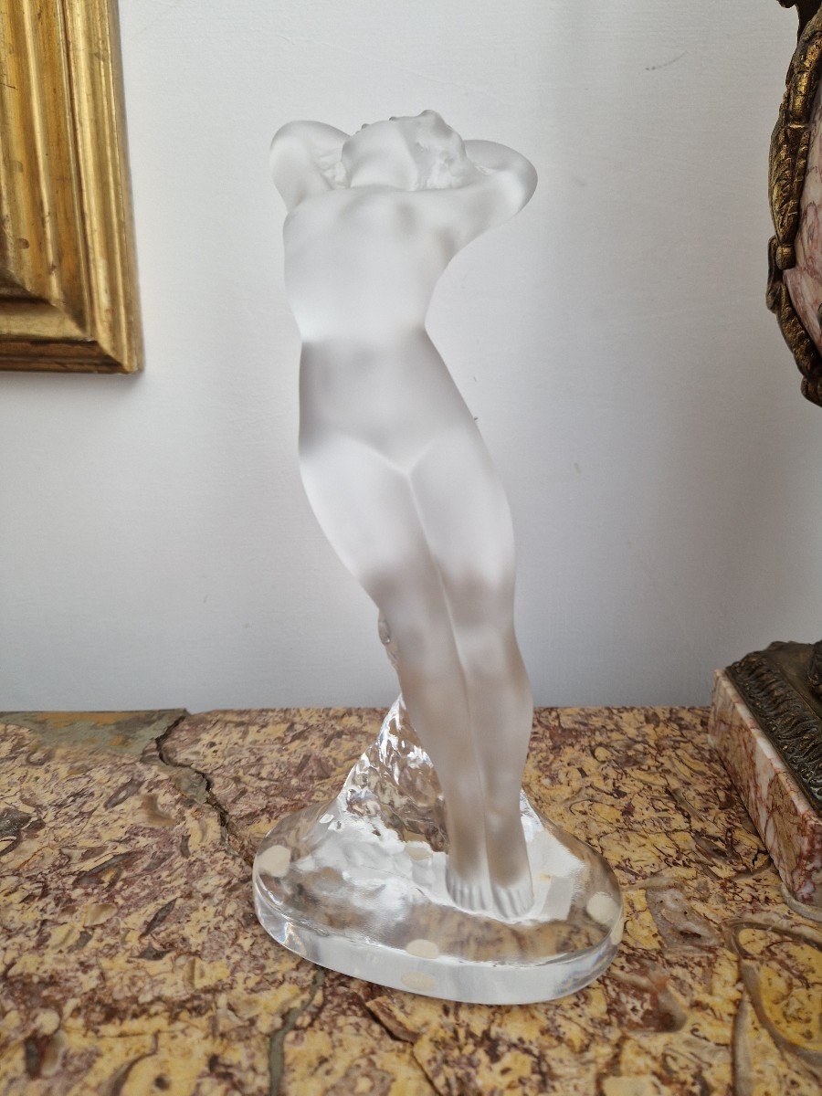 Lalique France - Statuetta Donna in cristallo. Firmata