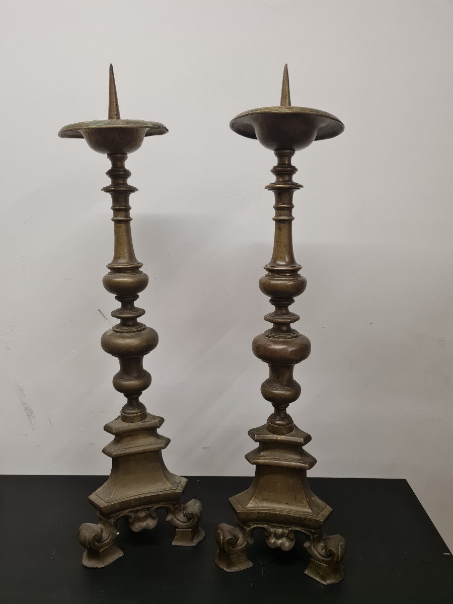 Coppia di candelabri in bronzo XVII secolo Nord Italia