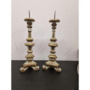 Bella coppia di candelabri in legno laccato e dorato del settecento (Italia del sud)