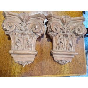 Coppia decorazioni in gesso patinato a terracotta primi novecento