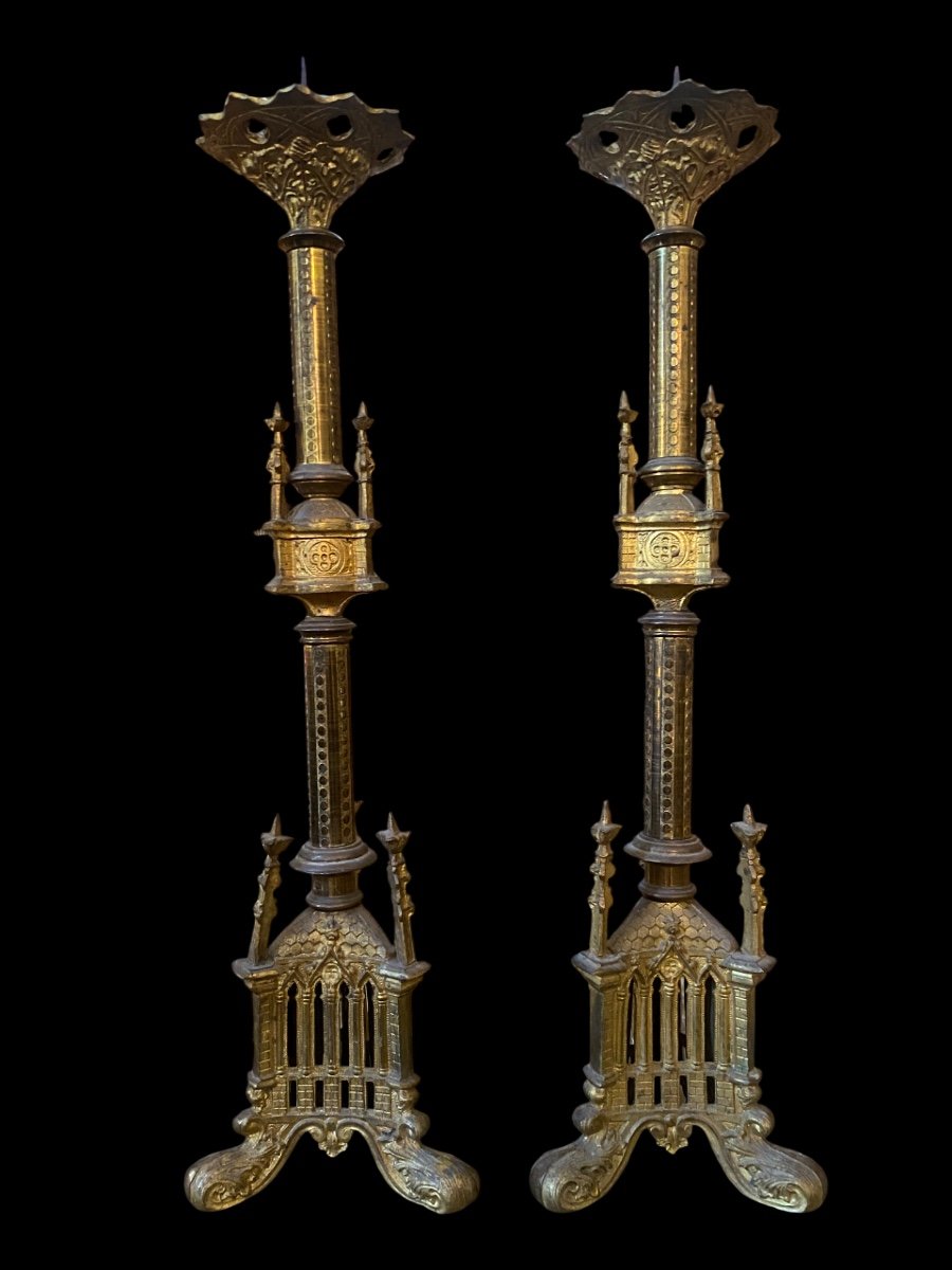 Antica coppia di candelabri neo gotici 