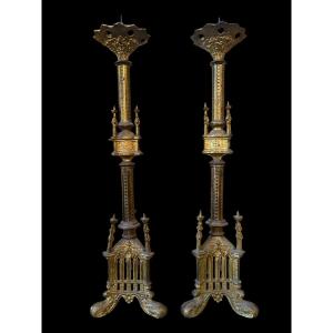 Antica coppia di candelabri neo gotici 