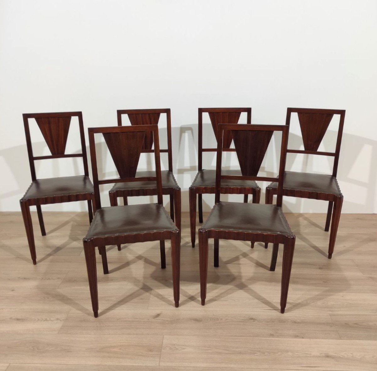 GRUPPO DI 6 SEDIE IN MOGANO DESIGN DI JACQUES E. RUHLMAN, ANNI '40