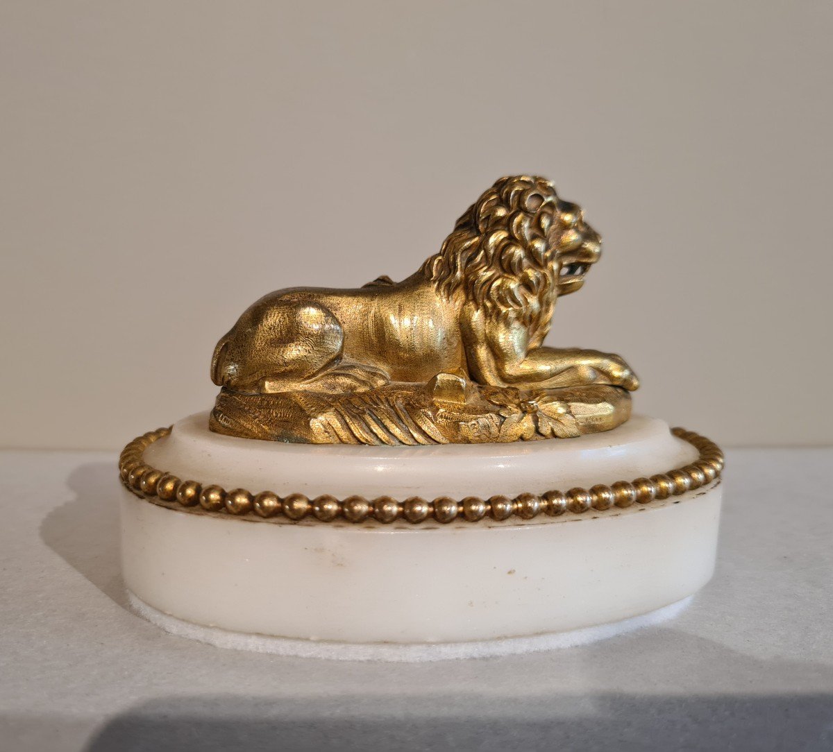 Coppia di leoni in bronzo dorato-photo-3