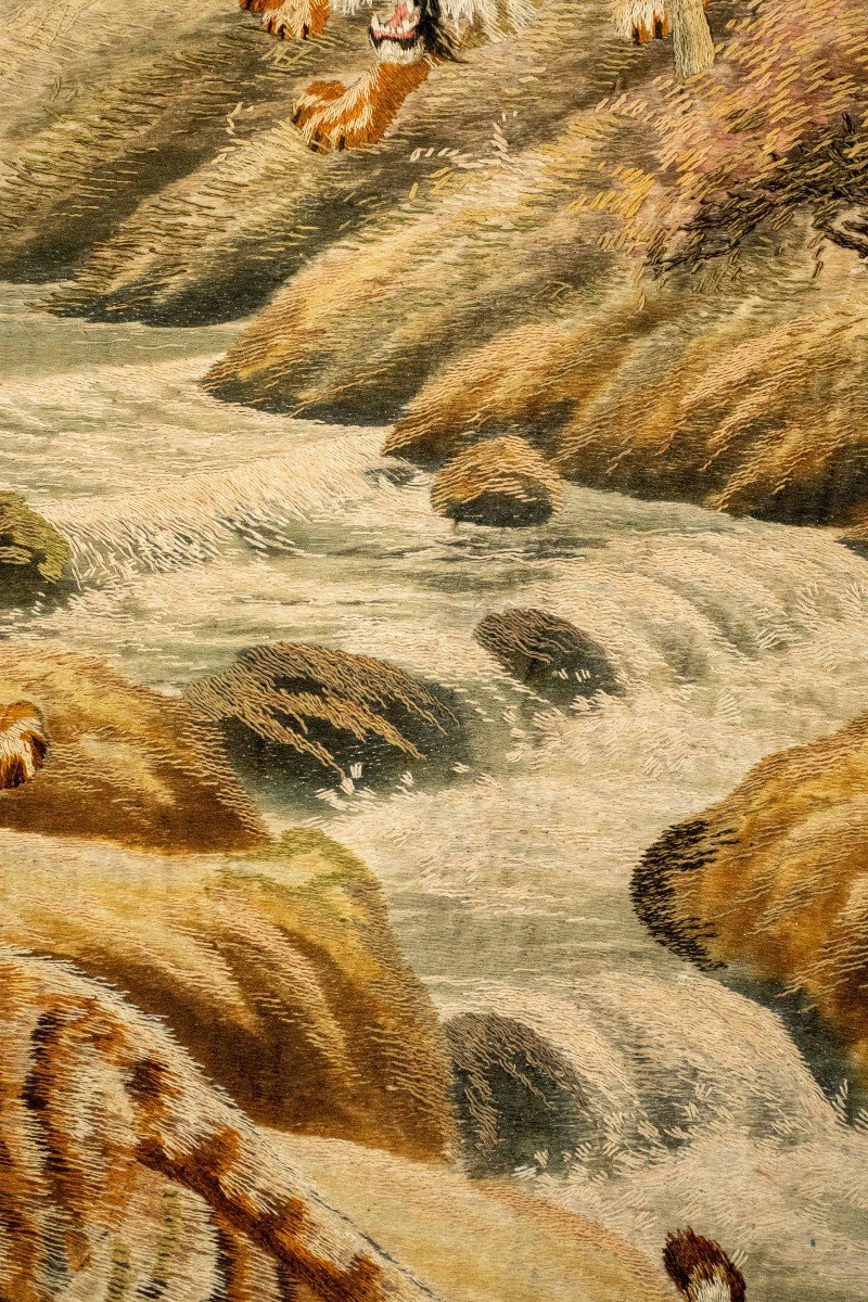 Arazzo, ricamo in seta, raffigurante quattro tigri lungo le rive di un corso d’acqua -photo-3