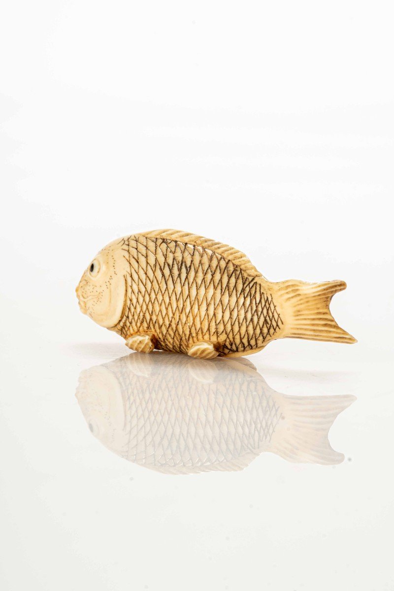 Netsuke in avorio raffigurante una carpa koi -photo-2