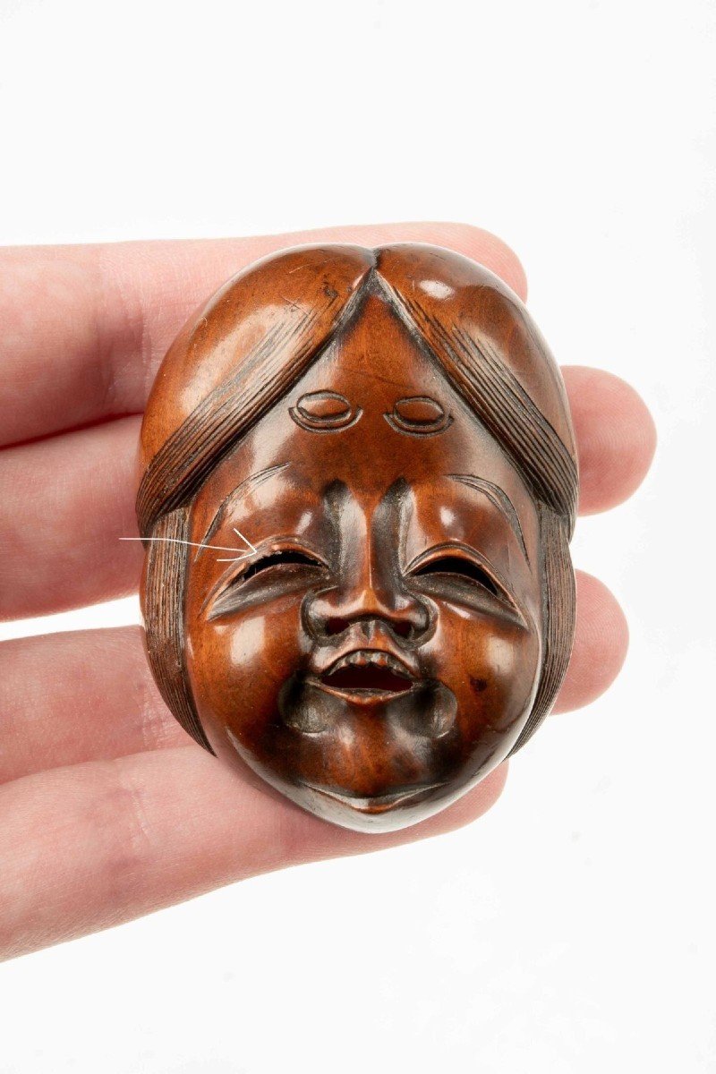 Netsuke in legno di bosso raffigurante Okame-photo-1