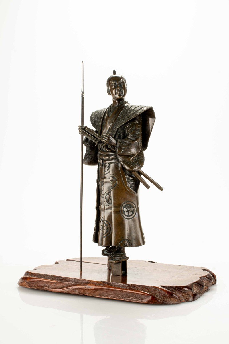 Okimono in bronzo raffigurante samurai, firmato Yoshimitsu-photo-3